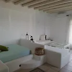 Cycladic Seaside Studio 公寓